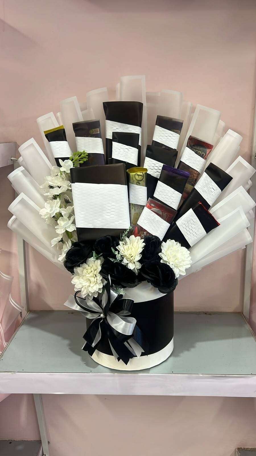 Elegant perfume and chocolate gift set from an online gift shop in Lahore
