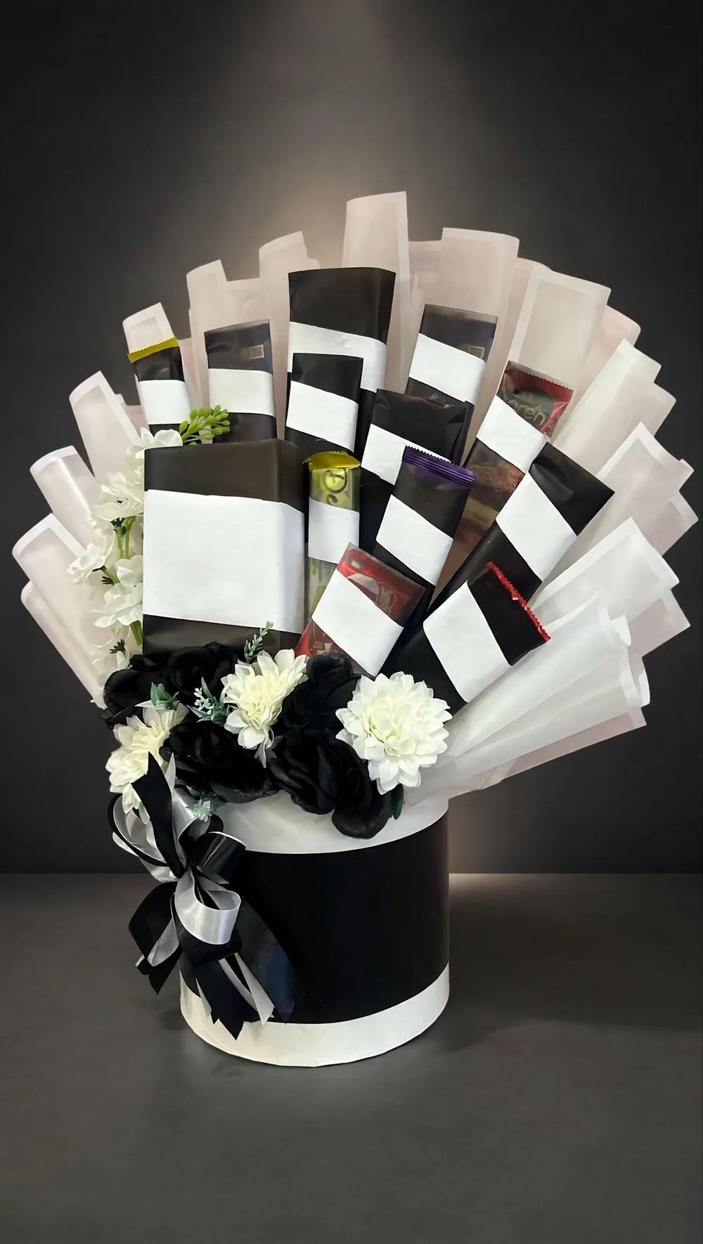 Luxury Perfume Gift Box – three-quarter view | PakFlowerShop